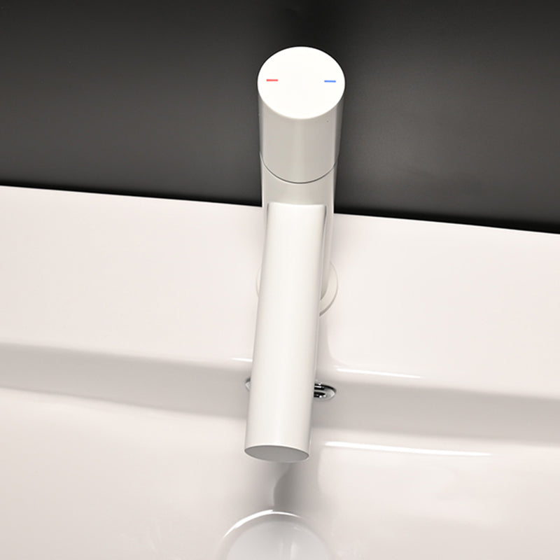 Contemporary Centerset Faucet Lever Handles Single Hole Brass Circular Faucet Clearhalo 'Bathroom Remodel & Bathroom Fixtures' 'Bathroom Sink Faucets' 'Bathroom Sinks & Faucet Components' 'bathroom_sink_faucets' 'Home Improvement' 'home_improvement' 'home_improvement_bathroom_sink_faucets' 6311548