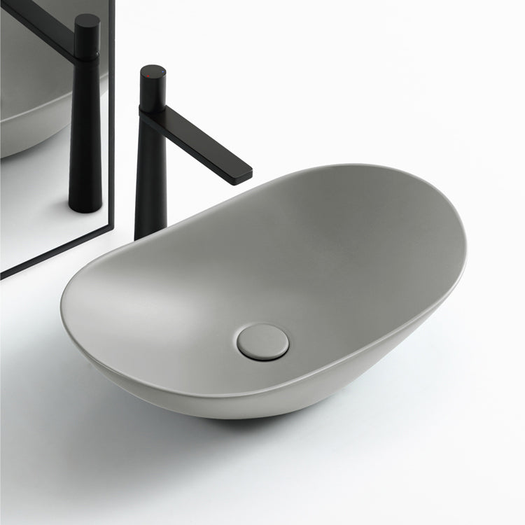 Modern Bathroom Sink Pop-Up Drain Porcelain Oval-Shape Vessel Bathroom Sink Clearhalo 'Bathroom Remodel & Bathroom Fixtures' 'Bathroom Sinks & Faucet Components' 'Bathroom Sinks' 'bathroom_sink' 'Home Improvement' 'home_improvement' 'home_improvement_bathroom_sink' 6311867
