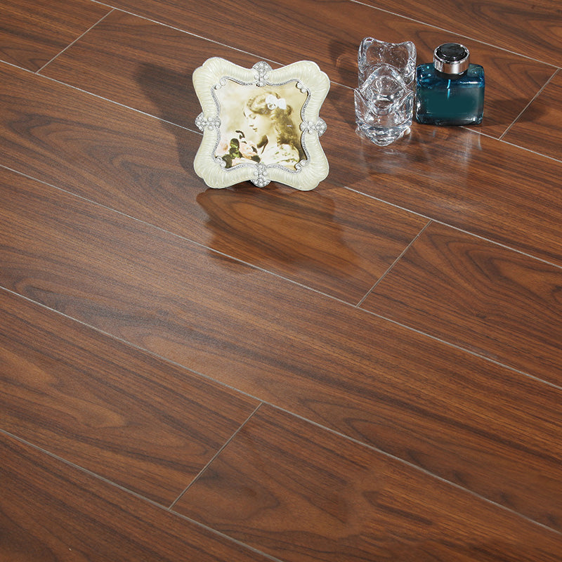 Scratch Resistant Laminate Floor Water-resistant Laminate Plank Flooring for Home Walnut Clearhalo 'Flooring 'Home Improvement' 'home_improvement' 'home_improvement_laminate_flooring' 'Laminate Flooring' 'laminate_flooring' Walls and Ceiling' 6320926