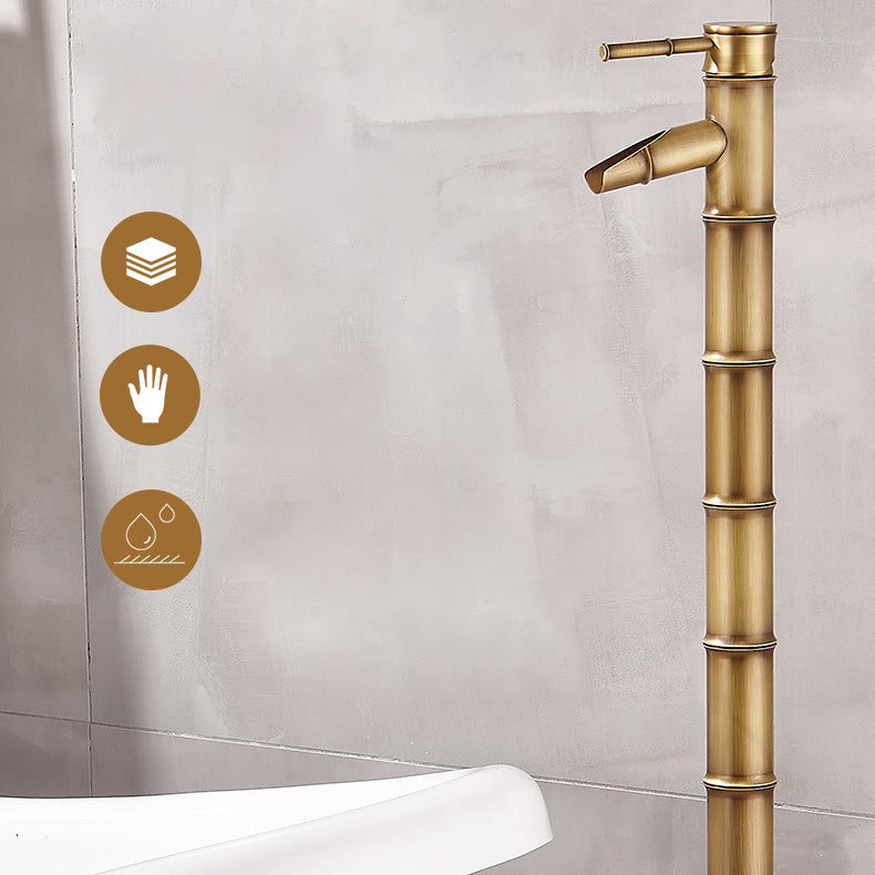 Modern Freestanding Bathtub Faucet Brass Floor Mount Free Standing Tub Filler Faucet Clearhalo 'Bathroom Remodel & Bathroom Fixtures' 'Bathtub Faucets' 'bathtub_faucets' 'Home Improvement' 'home_improvement' 'home_improvement_bathtub_faucets' 6321204