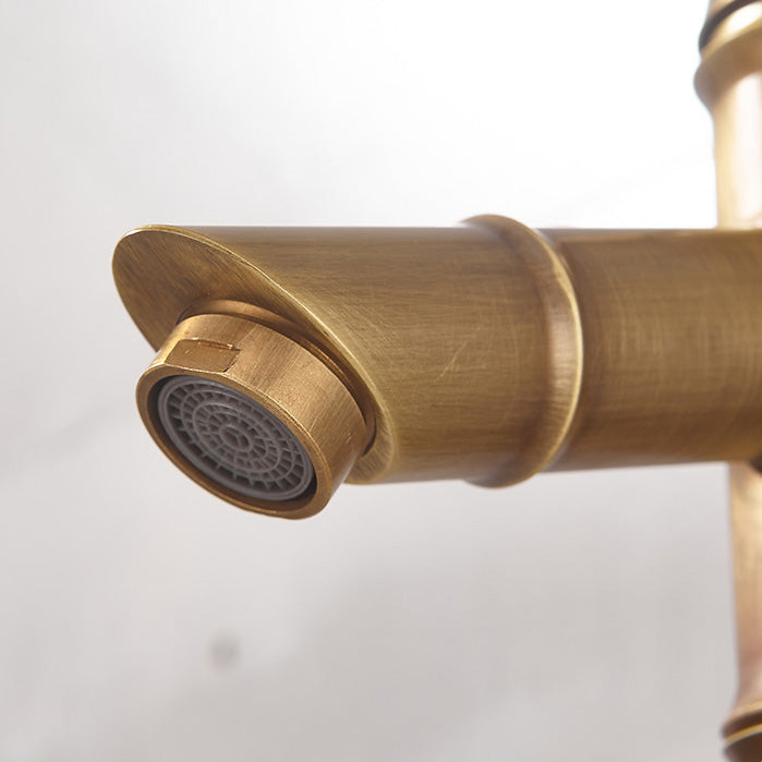 Modern Freestanding Bathtub Faucet Brass Floor Mount Free Standing Tub Filler Faucet Clearhalo 'Bathroom Remodel & Bathroom Fixtures' 'Bathtub Faucets' 'bathtub_faucets' 'Home Improvement' 'home_improvement' 'home_improvement_bathtub_faucets' 6321207