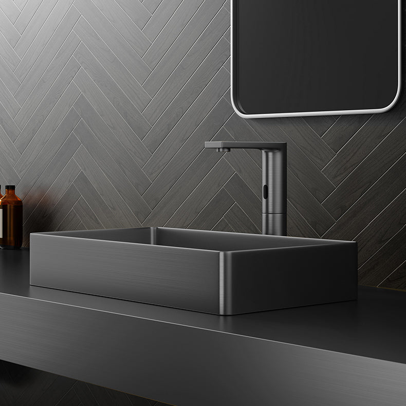 Contemporary Bathroom Sink Pop-Up Drain Metal Solid Color Rectangular Vessel Sink Clearhalo 'Bathroom Remodel & Bathroom Fixtures' 'Bathroom Sinks & Faucet Components' 'Bathroom Sinks' 'bathroom_sink' 'Home Improvement' 'home_improvement' 'home_improvement_bathroom_sink' 6333631