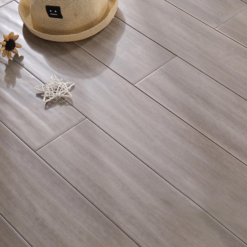 Classic E0 Natural Solid Wood Laminate Flooring, Click-Lock, Waterproof Grey Clearhalo 'Flooring 'Home Improvement' 'home_improvement' 'home_improvement_laminate_flooring' 'Laminate Flooring' 'laminate_flooring' Walls and Ceiling' 6334172