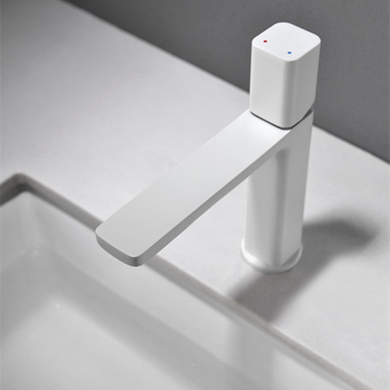 Modern Single Rotary Switch Standard Kitchen Faucet Low Profile Water Faucet Clearhalo 'Home Improvement' 'home_improvement' 'home_improvement_kitchen_faucets' 'Kitchen Faucets' 'Kitchen Remodel & Kitchen Fixtures' 'Kitchen Sinks & Faucet Components' 'kitchen_faucets' 6353006