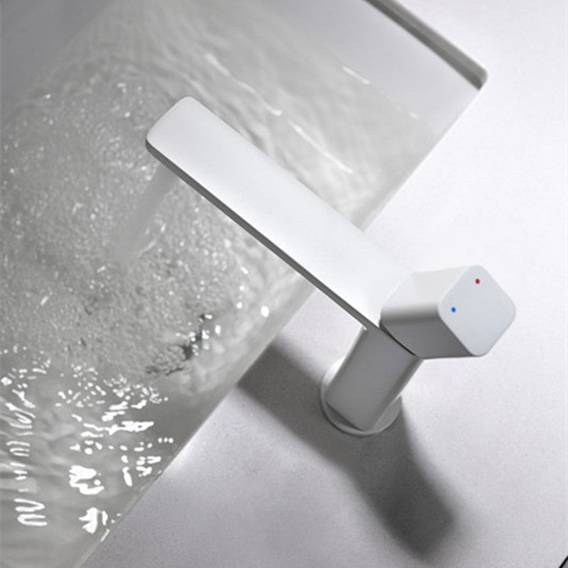 Modern Single Rotary Switch Standard Kitchen Faucet Low Profile Water Faucet Clearhalo 'Home Improvement' 'home_improvement' 'home_improvement_kitchen_faucets' 'Kitchen Faucets' 'Kitchen Remodel & Kitchen Fixtures' 'Kitchen Sinks & Faucet Components' 'kitchen_faucets' 6353008