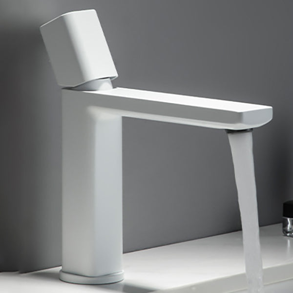 Modern Single Rotary Switch Standard Kitchen Faucet Low Profile Water Faucet Clearhalo 'Home Improvement' 'home_improvement' 'home_improvement_kitchen_faucets' 'Kitchen Faucets' 'Kitchen Remodel & Kitchen Fixtures' 'Kitchen Sinks & Faucet Components' 'kitchen_faucets' 6353022