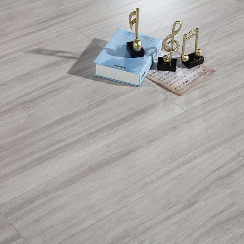 Light Wooden Laminate Plank Flooring Scratch Resistant Laminate Floor Gray/ White Clearhalo 'Flooring 'Home Improvement' 'home_improvement' 'home_improvement_laminate_flooring' 'Laminate Flooring' 'laminate_flooring' Walls and Ceiling' 6380505