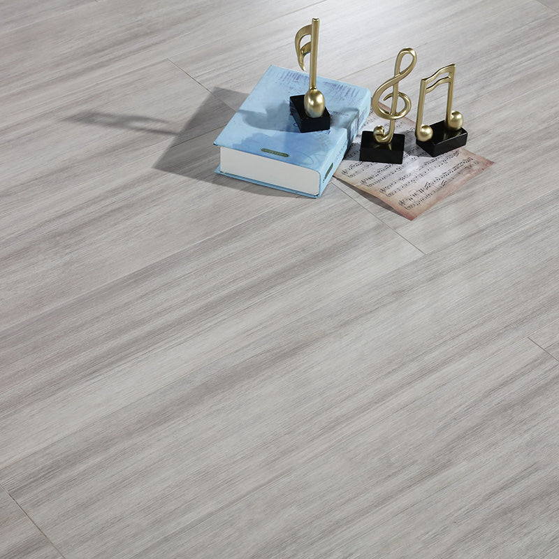 Light Wooden Laminate Plank Flooring Scratch Resistant Laminate Floor Gray White Clearhalo 'Flooring 'Home Improvement' 'home_improvement' 'home_improvement_laminate_flooring' 'Laminate Flooring' 'laminate_flooring' Walls and Ceiling' 6380505