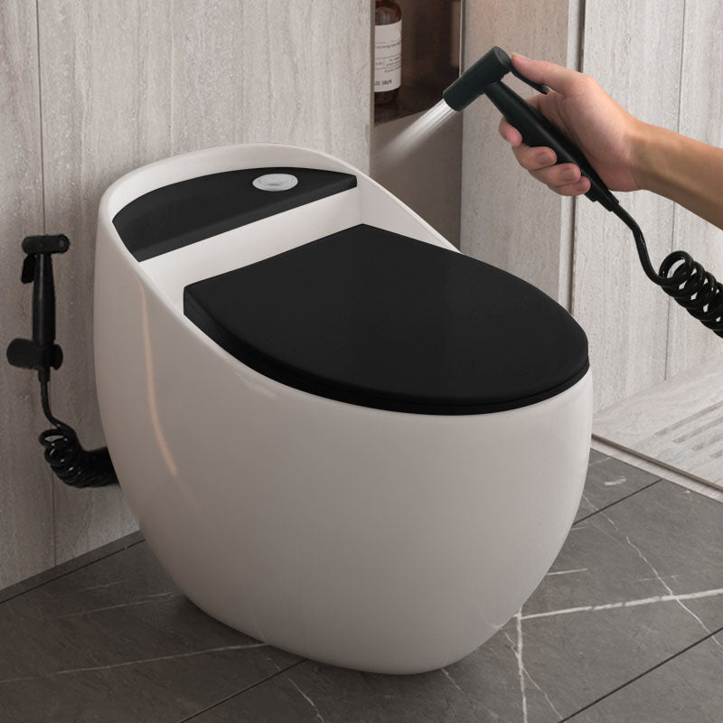 Concealed Tank Toilet Modern Siphon Jet One-Piece Toilet with Slow Close Seat Black/ White Toilet with Sprayer Clearhalo 'Bathroom Remodel & Bathroom Fixtures' 'Home Improvement' 'home_improvement' 'home_improvement_toilets' 'Toilets & Bidets' 'Toilets' 6387077