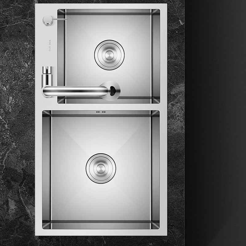 Classic Kitchen Sink Stainless Steel Kitchen Sink with Soap Dispenser Clearhalo 'Home Improvement' 'home_improvement' 'home_improvement_kitchen_sinks' 'Kitchen Remodel & Kitchen Fixtures' 'Kitchen Sinks & Faucet Components' 'Kitchen Sinks' 'kitchen_sinks' 6399639