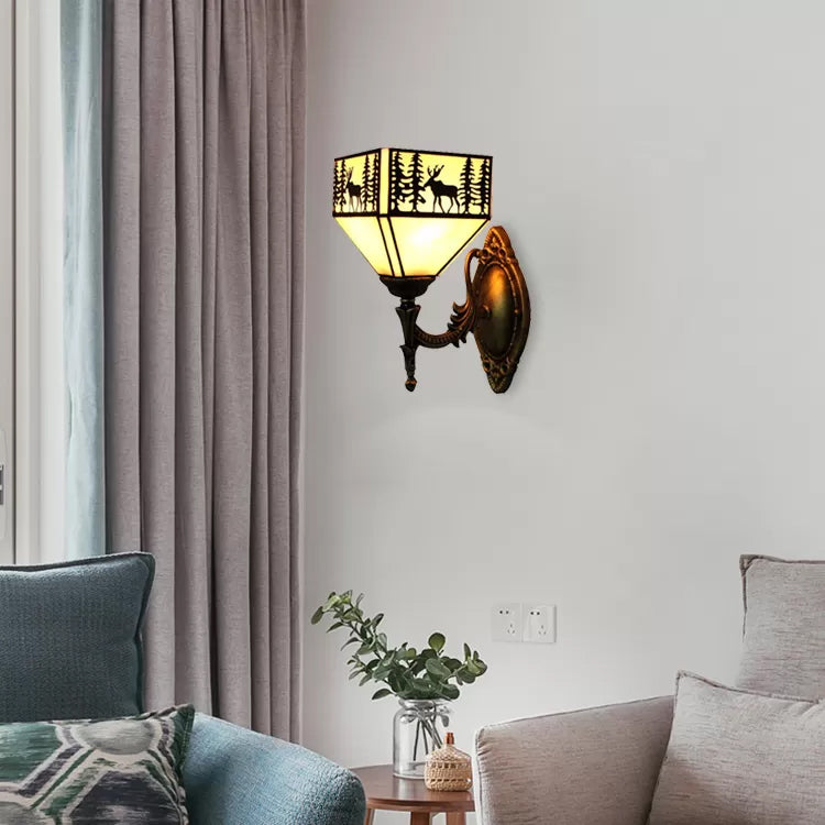 Lodge Stained Glass Wall Lighting with Curved Arm Single Light Mini Wall Mount Light White Clearhalo 'Industrial' 'Middle century wall lights' 'Tiffany wall lights' 'Tiffany' 'Wall Lamps & Sconces' 'Wall Lights' Lighting' 6401