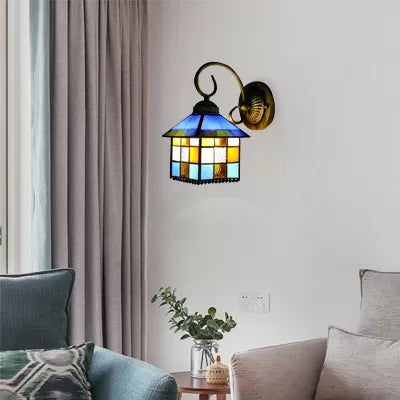 Lodge Stained Glass Wall Lighting with Curved Arm Single Light Mini Wall Mount Light Clear Clearhalo 'Industrial' 'Middle century wall lights' 'Tiffany wall lights' 'Tiffany' 'Wall Lamps & Sconces' 'Wall Lights' Lighting' 6413