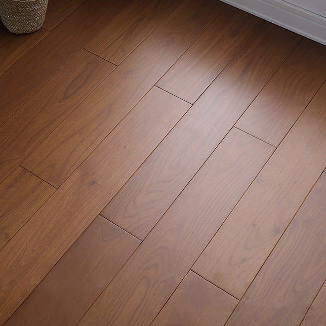 Contemporary Laminate Floor Solid Wood Laminate Plank Flooring Walnut Clearhalo 'Flooring 'Home Improvement' 'home_improvement' 'home_improvement_laminate_flooring' 'Laminate Flooring' 'laminate_flooring' Walls and Ceiling' 6416659