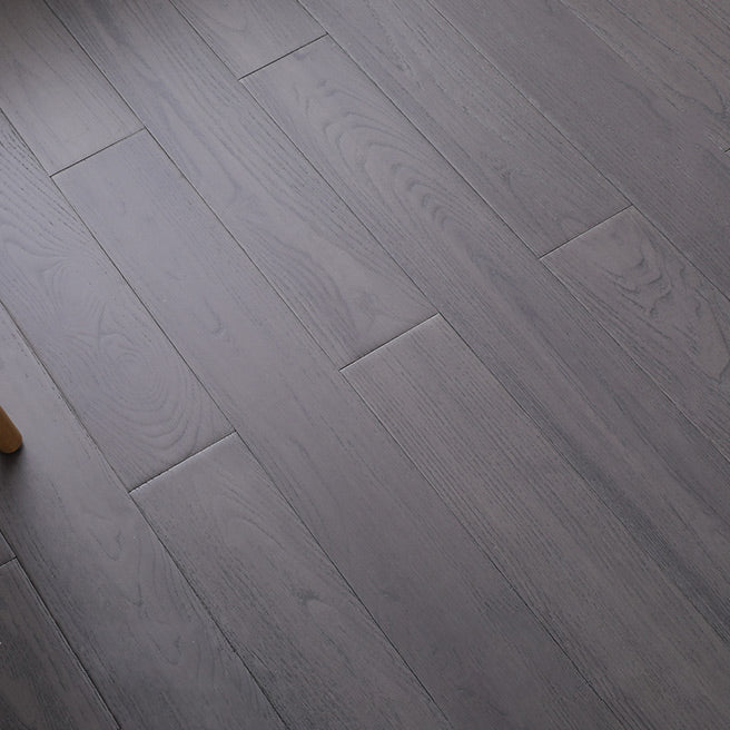 Contemporary Laminate Floor Solid Wood Laminate Plank Flooring Grey Clearhalo 'Flooring 'Home Improvement' 'home_improvement' 'home_improvement_laminate_flooring' 'Laminate Flooring' 'laminate_flooring' Walls and Ceiling' 6416664