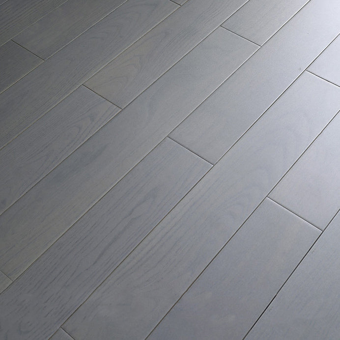 Contemporary Laminate Floor Solid Wood Laminate Plank Flooring Silver Gray Clearhalo 'Flooring 'Home Improvement' 'home_improvement' 'home_improvement_laminate_flooring' 'Laminate Flooring' 'laminate_flooring' Walls and Ceiling' 6416669