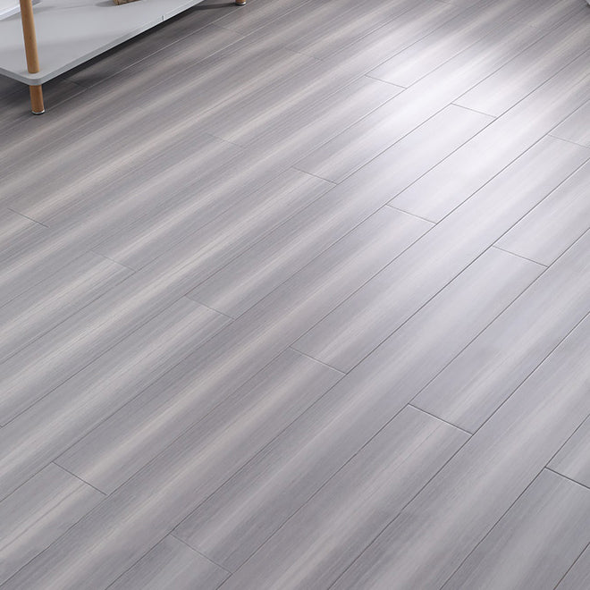 Modern Style Laminate Floor Solid Wood Laminate Flooring with Scratch Resistant Gray/ White Clearhalo 'Flooring 'Home Improvement' 'home_improvement' 'home_improvement_laminate_flooring' 'Laminate Flooring' 'laminate_flooring' Walls and Ceiling' 6416680