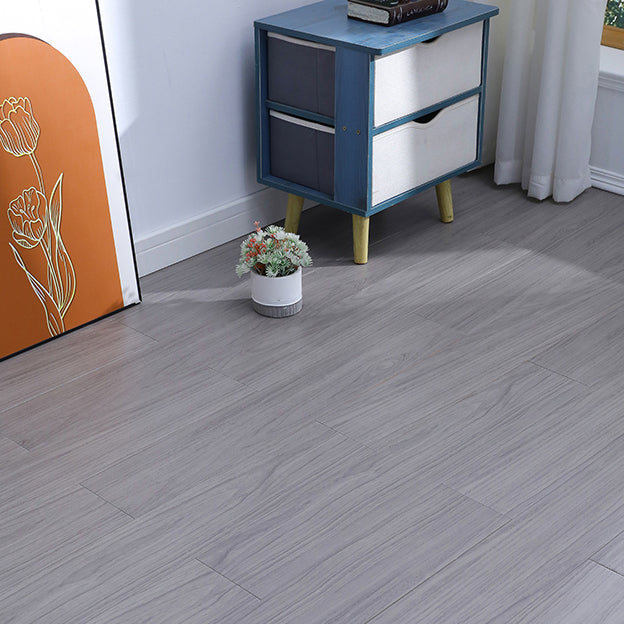 Solid Wood Laminate Plank Flooring Modern Laminate with Scratch Resistant Silver Gray Clearhalo 'Flooring 'Home Improvement' 'home_improvement' 'home_improvement_laminate_flooring' 'Laminate Flooring' 'laminate_flooring' Walls and Ceiling' 6416777