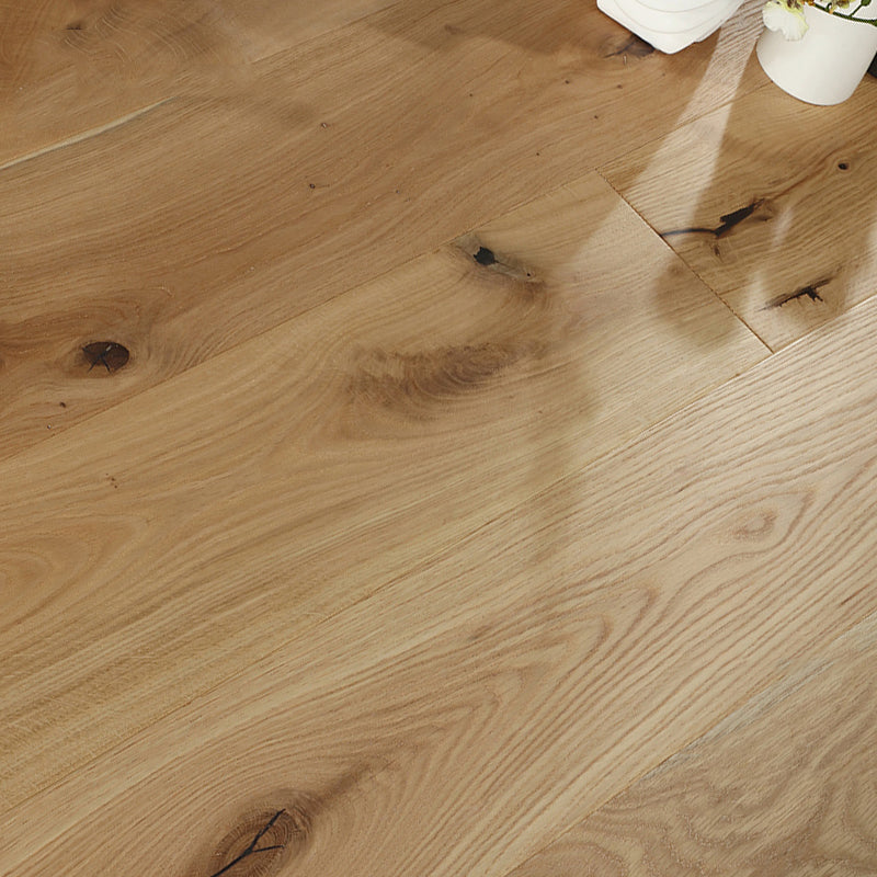 Medium Color Laminate Plank Flooring Modern Wooden Laminate Plank Flooring Light Wood Clearhalo 'Flooring 'Home Improvement' 'home_improvement' 'home_improvement_laminate_flooring' 'Laminate Flooring' 'laminate_flooring' Walls and Ceiling' 6416827