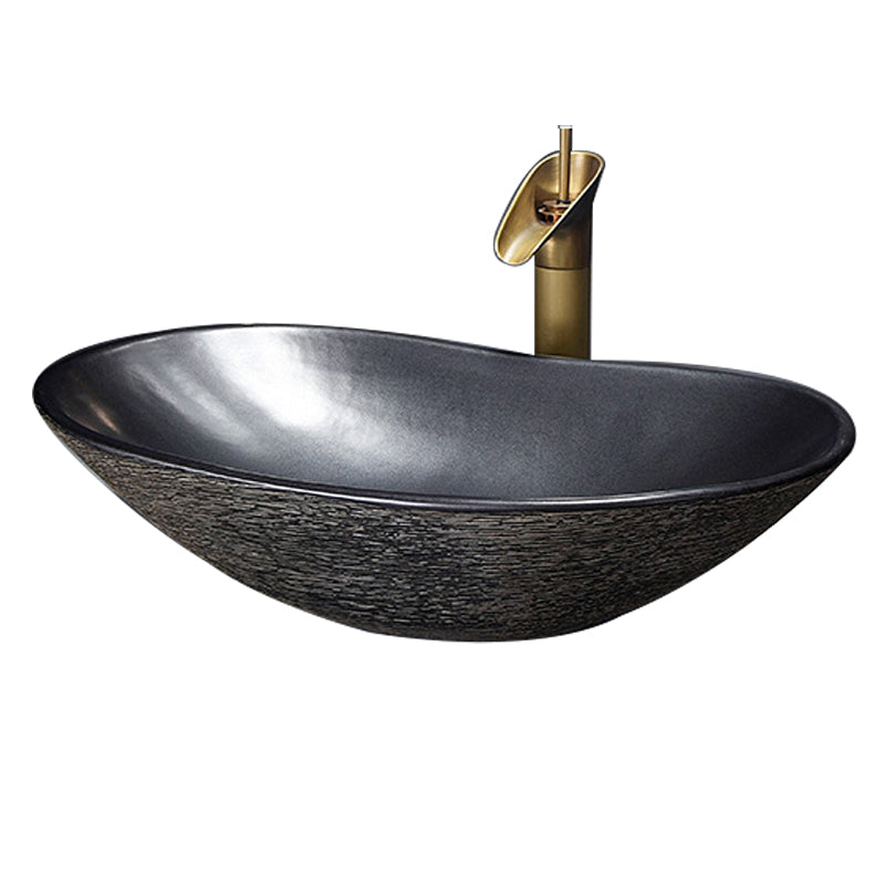 Traditional Vessel Bathroom Sink Oval Porcelain with Overflow and Drain Assembly Vessel Clearhalo 'Bathroom Remodel & Bathroom Fixtures' 'Bathroom Sinks & Faucet Components' 'Bathroom Sinks' 'bathroom_sink' 'Home Improvement' 'home_improvement' 'home_improvement_bathroom_sink' 6417349