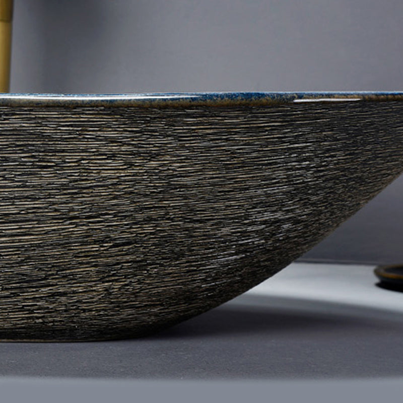 Traditional Vessel Bathroom Sink Oval Porcelain with Overflow and Drain Assembly Vessel Clearhalo 'Bathroom Remodel & Bathroom Fixtures' 'Bathroom Sinks & Faucet Components' 'Bathroom Sinks' 'bathroom_sink' 'Home Improvement' 'home_improvement' 'home_improvement_bathroom_sink' 6417351