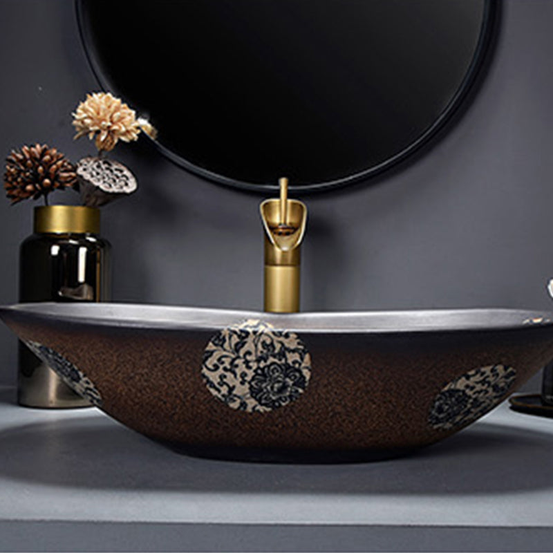 Traditional Vessel Bathroom Sink Oval Porcelain with Overflow and Drain Assembly Vessel Clearhalo 'Bathroom Remodel & Bathroom Fixtures' 'Bathroom Sinks & Faucet Components' 'Bathroom Sinks' 'bathroom_sink' 'Home Improvement' 'home_improvement' 'home_improvement_bathroom_sink' 6417354