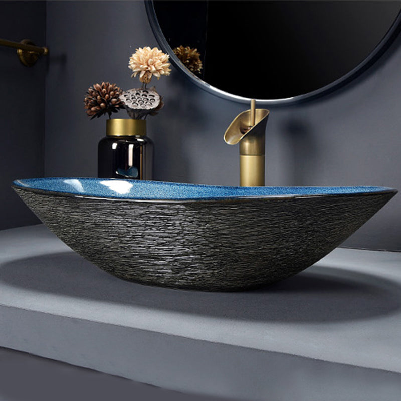 Traditional Vessel Bathroom Sink Oval Porcelain with Overflow and Drain Assembly Vessel Clearhalo 'Bathroom Remodel & Bathroom Fixtures' 'Bathroom Sinks & Faucet Components' 'Bathroom Sinks' 'bathroom_sink' 'Home Improvement' 'home_improvement' 'home_improvement_bathroom_sink' 6417360