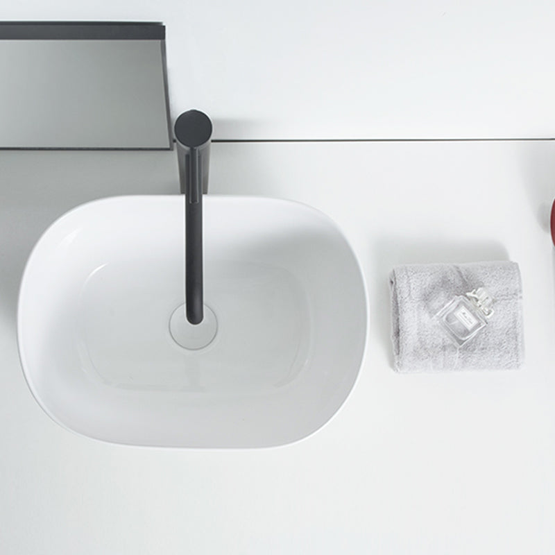 Modern Vessel Lavatory Sink Oval Porcelain with Pop-Up Drain Vessel Sink Clearhalo 'Bathroom Remodel & Bathroom Fixtures' 'Bathroom Sinks & Faucet Components' 'Bathroom Sinks' 'bathroom_sink' 'Home Improvement' 'home_improvement' 'home_improvement_bathroom_sink' 6417393