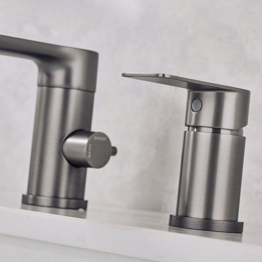 Contemporary Bathroom Faucet Deck Mounted Bathroom Faucet with Low Arc Clearhalo 'Bathroom Remodel & Bathroom Fixtures' 'Bathtub Faucets' 'bathtub_faucets' 'Home Improvement' 'home_improvement' 'home_improvement_bathtub_faucets' 6417717