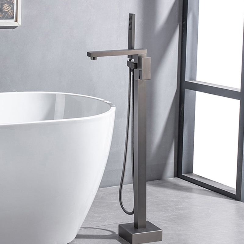 Floor Mounted Metal Freestanding Tub Filler Low Arc Freestanding Tub Filler Trim Clearhalo 'Bathroom Remodel & Bathroom Fixtures' 'Bathtub Faucets' 'bathtub_faucets' 'Home Improvement' 'home_improvement' 'home_improvement_bathtub_faucets' 6417915