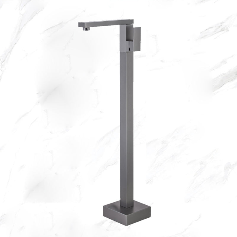 Floor Mounted Metal Freestanding Tub Filler Low Arc Freestanding Tub Filler Trim Clearhalo 'Bathroom Remodel & Bathroom Fixtures' 'Bathtub Faucets' 'bathtub_faucets' 'Home Improvement' 'home_improvement' 'home_improvement_bathtub_faucets' 6417937