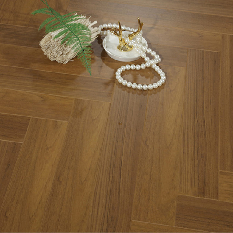 Contemporary Click Lock Laminate Plank Flooring Pine Laminate Brown Clearhalo 'Flooring 'Home Improvement' 'home_improvement' 'home_improvement_laminate_flooring' 'Laminate Flooring' 'laminate_flooring' Walls and Ceiling' 6428871