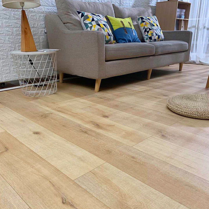 Contemporary Laminate Flooring Light Color Wooden Laminate Flooring Clearhalo 'Flooring 'Home Improvement' 'home_improvement' 'home_improvement_laminate_flooring' 'Laminate Flooring' 'laminate_flooring' Walls and Ceiling' 6428995