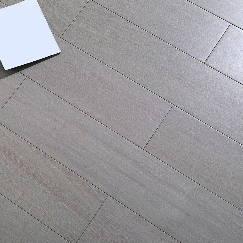 Modern Solid Wood Laminate Flooring Scratch Resistant Laminate Plank Flooring Light Gray Clearhalo 'Flooring 'Home Improvement' 'home_improvement' 'home_improvement_laminate_flooring' 'Laminate Flooring' 'laminate_flooring' Walls and Ceiling' 6429082