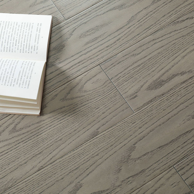 Modern Solid Wood Laminate Flooring Scratch Resistant Laminate Plank Flooring Gray/ White Clearhalo 'Flooring 'Home Improvement' 'home_improvement' 'home_improvement_laminate_flooring' 'Laminate Flooring' 'laminate_flooring' Walls and Ceiling' 6429087