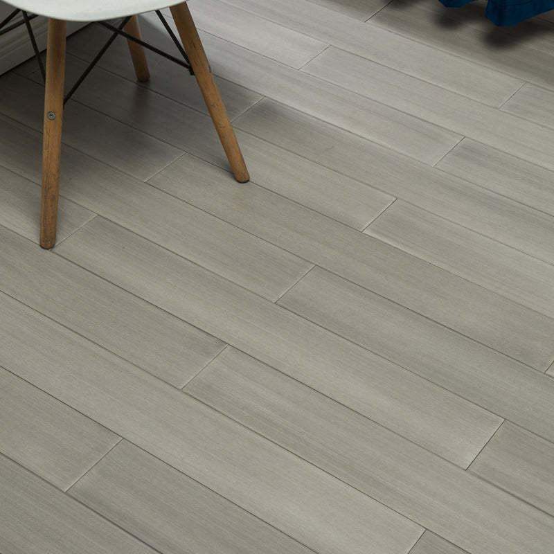 Modern Style Laminate Flooring Wooden Slip Resistant Laminate Grey Clearhalo 'Flooring 'Home Improvement' 'home_improvement' 'home_improvement_laminate_flooring' 'Laminate Flooring' 'laminate_flooring' Walls and Ceiling' 6432141