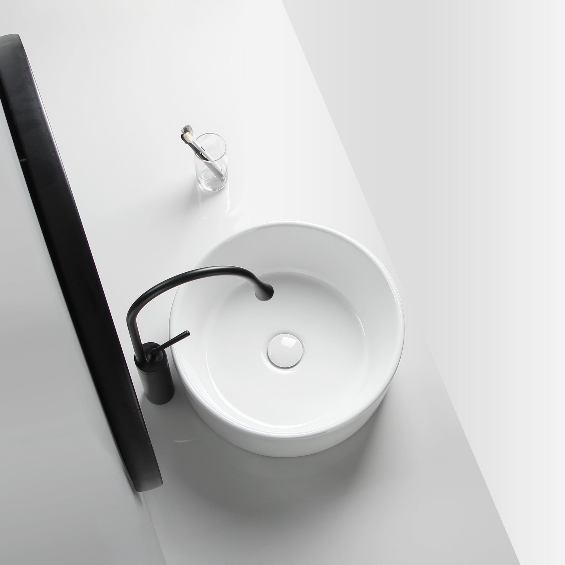 Modern Vessel Sink Round Porcelain Drain Assembly and Faucet Vessel Lavatory Sink Clearhalo 'Bathroom Remodel & Bathroom Fixtures' 'Bathroom Sinks & Faucet Components' 'Bathroom Sinks' 'bathroom_sink' 'Home Improvement' 'home_improvement' 'home_improvement_bathroom_sink' 6456506