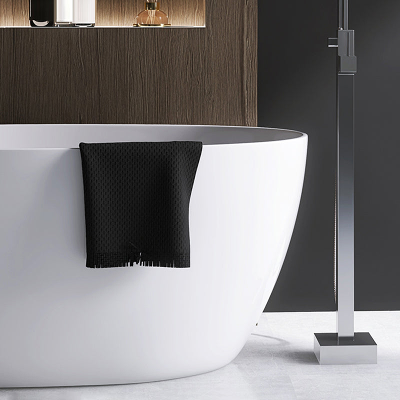 Modern Ellipse White Acrylic Bathtub Freestand Soaking Bathtub with Drain Bath Tub Clearhalo 'Bathroom Remodel & Bathroom Fixtures' 'Bathtubs' 'Home Improvement' 'home_improvement' 'home_improvement_bathtubs' 'Showers & Bathtubs' 6463025