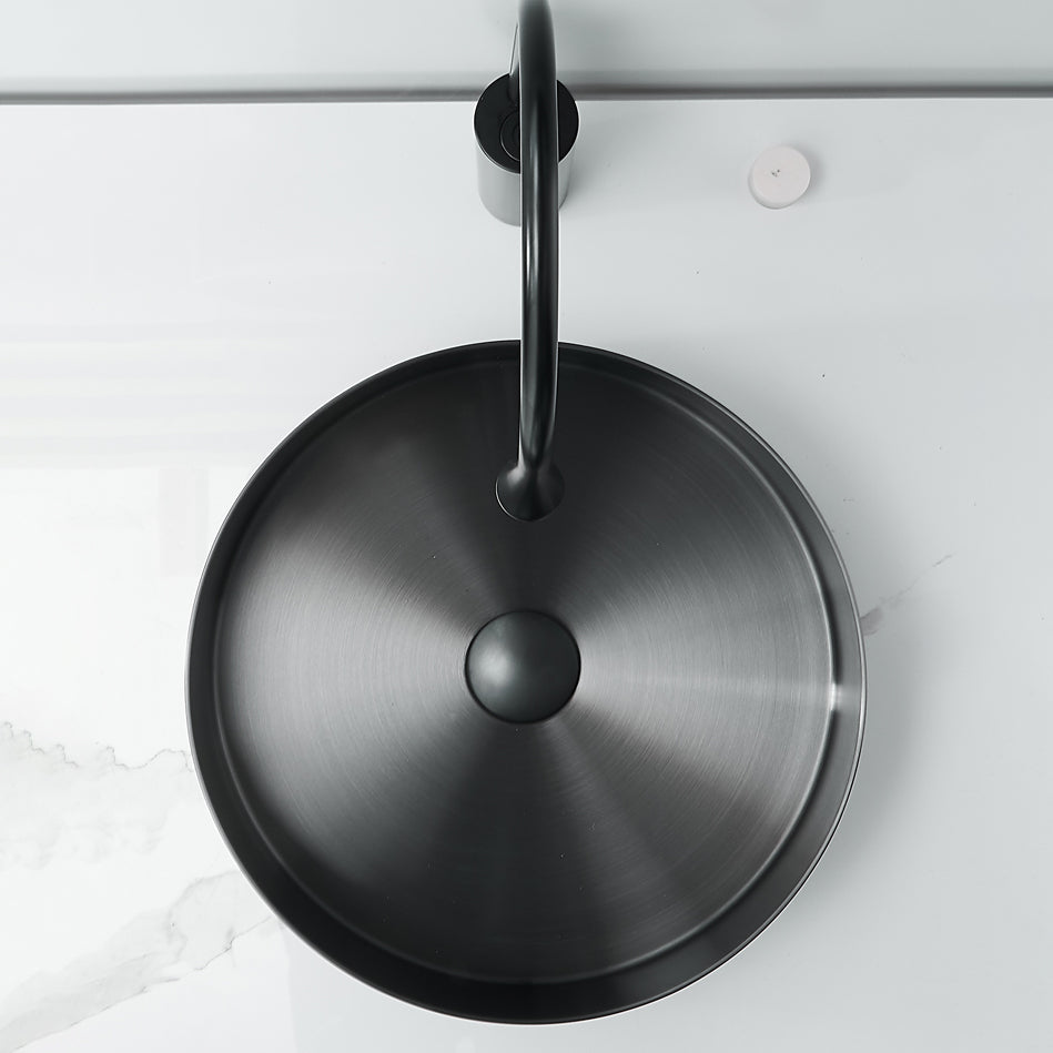 Modern Basin Sink Metal Round with Pop-Up Drain and Faucet Vessel Bathroom Sink Clearhalo 'Bathroom Remodel & Bathroom Fixtures' 'Bathroom Sinks & Faucet Components' 'Bathroom Sinks' 'bathroom_sink' 'Home Improvement' 'home_improvement' 'home_improvement_bathroom_sink' 6467821