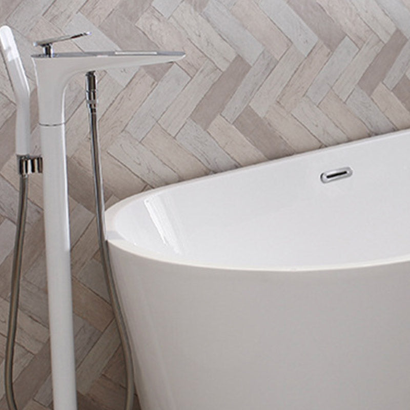 Modern Acrylic Ellipse Bathtub White Freestand Soaking Bathtub with Overflow Hole Clearhalo 'Bathroom Remodel & Bathroom Fixtures' 'Bathtubs' 'Home Improvement' 'home_improvement' 'home_improvement_bathtubs' 'Showers & Bathtubs' 6483080