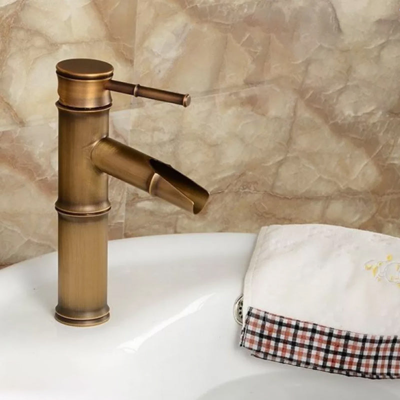 Country Style Vessel Bathroom Faucet Brass Lever Handle Vanity Sink Faucet 8.2" Campo Clearhalo 'bathroom_sink_faucets' 'Conjunta de Baño y Conjunta de Grifo' 'Coronamiento de Baño y Dispositivo de Baño' 'Grifo del lavabo del baño' 'Hogar' 'home_improvement' 'home_improvement_bathroom_sink_faucets' 'Mejoras para el hogar' 6484135