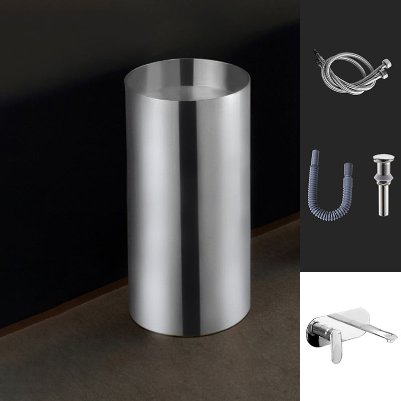 Modern Metal Bathroom Sink Round Bathroom Sink with Basin and Faucet Silver Wall Mounted Faucet Sink with Faucet Clearhalo 'Bathroom Remodel & Bathroom Fixtures' 'Bathroom Sinks & Faucet Components' 'Bathroom Sinks' 'bathroom_sink' 'Home Improvement' 'home_improvement' 'home_improvement_bathroom_sink' 6485223