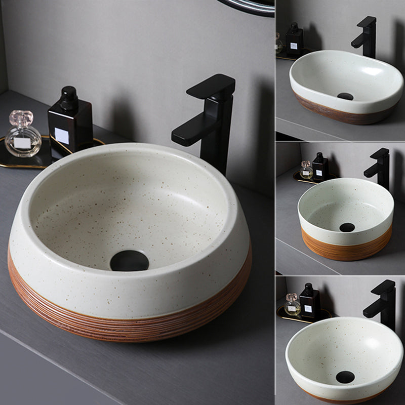 Traditional Bathroom Sink Porcelain Round Vessel with Pop-Up Drain Clearhalo 'Bathroom Remodel & Bathroom Fixtures' 'Bathroom Sinks & Faucet Components' 'Bathroom Sinks' 'bathroom_sink' 'Home Improvement' 'home_improvement' 'home_improvement_bathroom_sink' 6485418