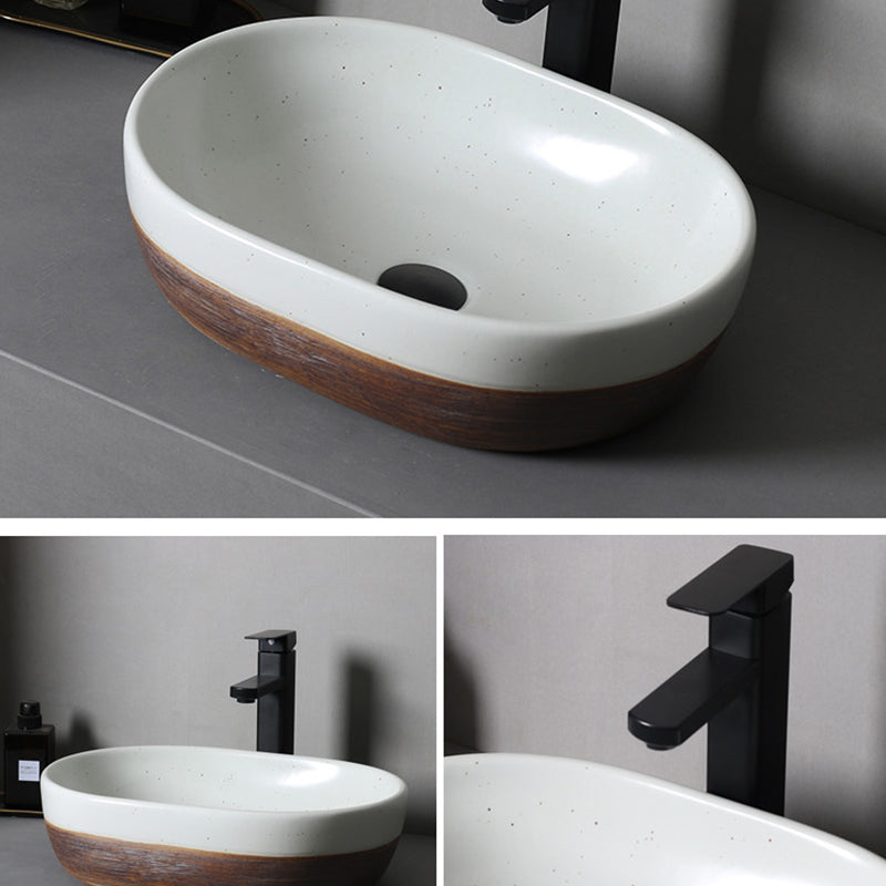 Traditional Bathroom Sink Porcelain Round Vessel with Pop-Up Drain Clearhalo 'Bathroom Remodel & Bathroom Fixtures' 'Bathroom Sinks & Faucet Components' 'Bathroom Sinks' 'bathroom_sink' 'Home Improvement' 'home_improvement' 'home_improvement_bathroom_sink' 6485429