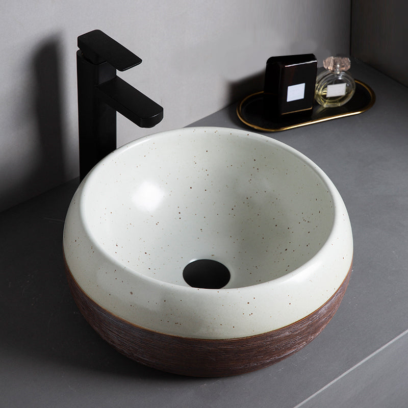 Traditional Bathroom Sink Porcelain Round Vessel with Pop-Up Drain Clearhalo 'Bathroom Remodel & Bathroom Fixtures' 'Bathroom Sinks & Faucet Components' 'Bathroom Sinks' 'bathroom_sink' 'Home Improvement' 'home_improvement' 'home_improvement_bathroom_sink' 6485435