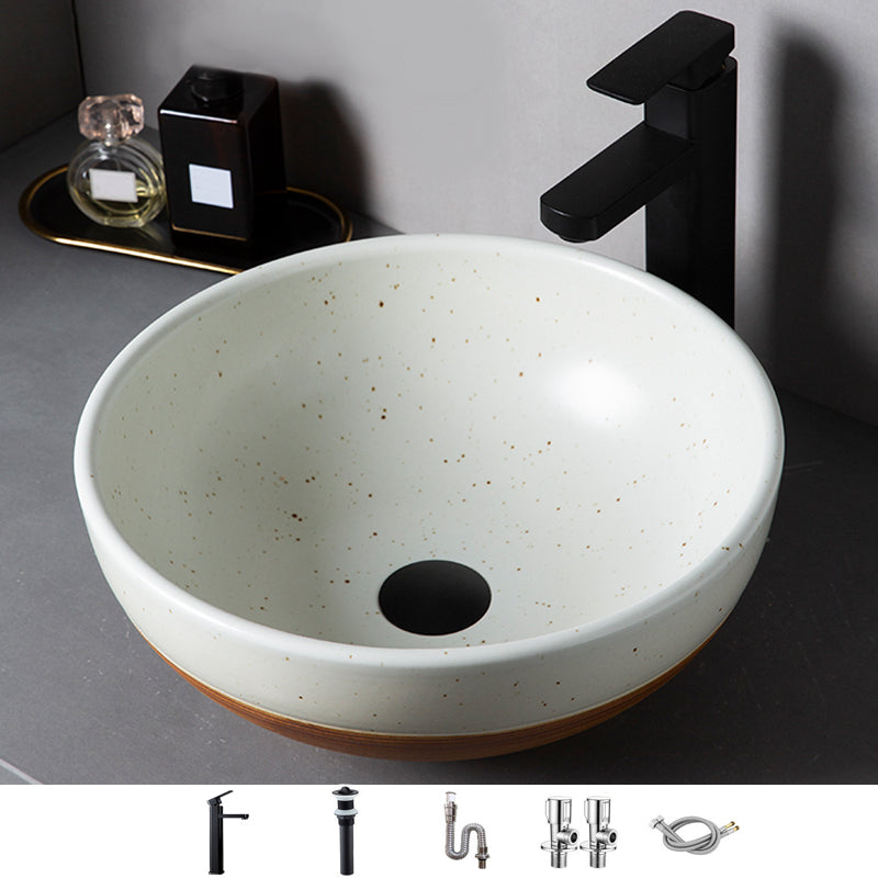 Traditional Bathroom Sink Porcelain Round Vessel with Pop-Up Drain 15.7"L x 15.7"W x 5.9"H Sink with Faucet Circular Clearhalo 'Bathroom Remodel & Bathroom Fixtures' 'Bathroom Sinks & Faucet Components' 'Bathroom Sinks' 'bathroom_sink' 'Home Improvement' 'home_improvement' 'home_improvement_bathroom_sink' 6485436