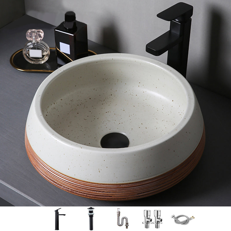 Traditional Bathroom Sink Porcelain Round Vessel with Pop-Up Drain 16"L x 16"W x 6"H Sink with Faucet Not Available Clearhalo 'Bathroom Remodel & Bathroom Fixtures' 'Bathroom Sinks & Faucet Components' 'Bathroom Sinks' 'bathroom_sink' 'Home Improvement' 'home_improvement' 'home_improvement_bathroom_sink' 6485439