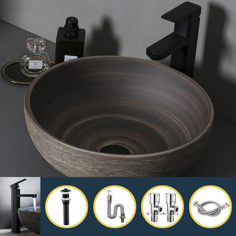 Traditional Bathroom Sink Porcelain Oval-Shape Vessel Lavatory Sink with Pop-Up Drain 15.7"L x 15.7"W x 5.9"H Sink with Faucet Clearhalo 'Bathroom Remodel & Bathroom Fixtures' 'Bathroom Sinks & Faucet Components' 'Bathroom Sinks' 'bathroom_sink' 'Home Improvement' 'home_improvement' 'home_improvement_bathroom_sink' 6496841