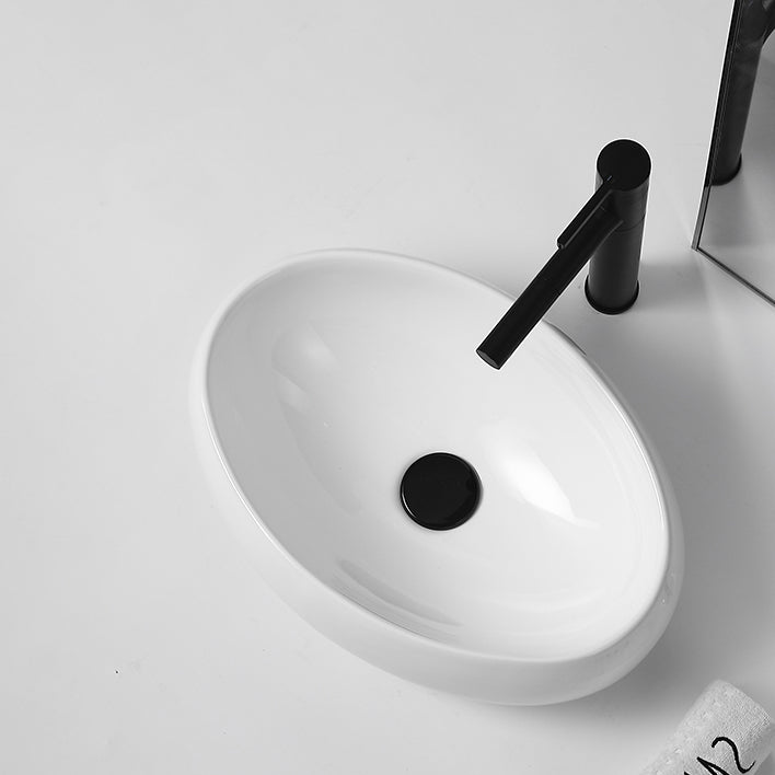 Traditional Vessel Lavatory Sink Oval Porcelain with Pop-Up Drain Basin Sink Clearhalo 'Bathroom Remodel & Bathroom Fixtures' 'Bathroom Sinks & Faucet Components' 'Bathroom Sinks' 'bathroom_sink' 'Home Improvement' 'home_improvement' 'home_improvement_bathroom_sink' 6496925