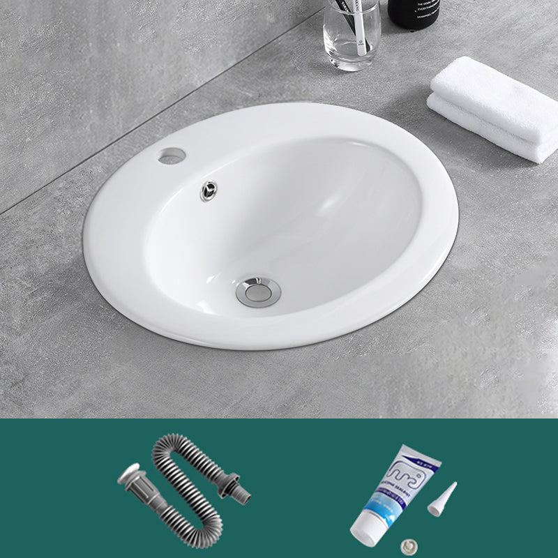 Traditional Wash Stand Oval Shape Porcelain with Pop-Up Drain Vessel Bathroom Sink 19"L x 17"W x 7"H Sink Clearhalo 'Bathroom Remodel & Bathroom Fixtures' 'Bathroom Sinks & Faucet Components' 'Bathroom Sinks' 'bathroom_sink' 'Home Improvement' 'home_improvement' 'home_improvement_bathroom_sink' 6502842