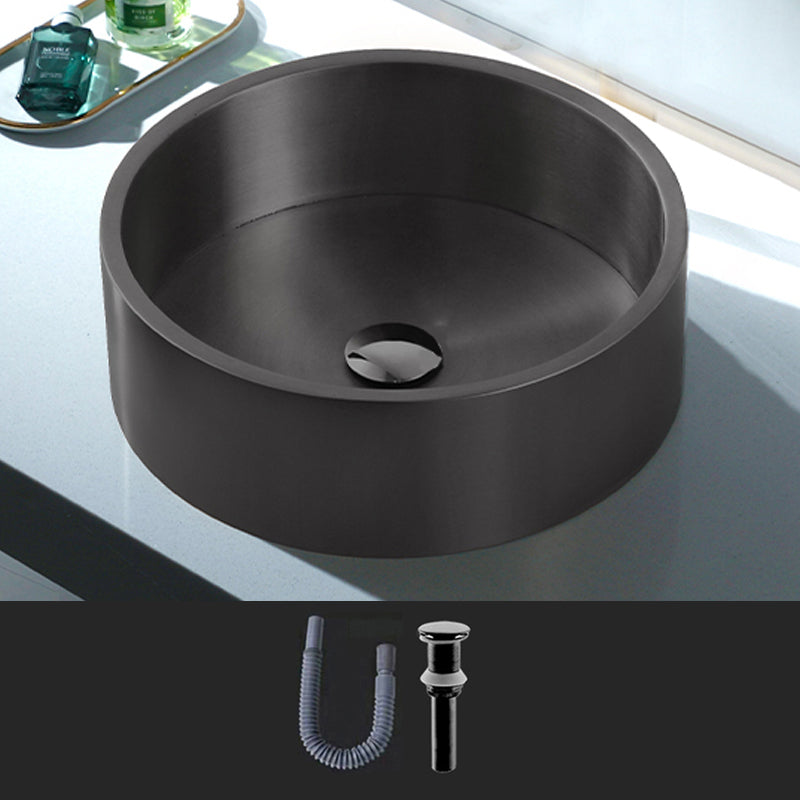 Modern Vessel Sink Round Metal with Basin and Faucet Vessel Lavatory Sink Black None Sink Clearhalo 'Bathroom Remodel & Bathroom Fixtures' 'Bathroom Sinks & Faucet Components' 'Bathroom Sinks' 'bathroom_sink' 'Home Improvement' 'home_improvement' 'home_improvement_bathroom_sink' 6511171